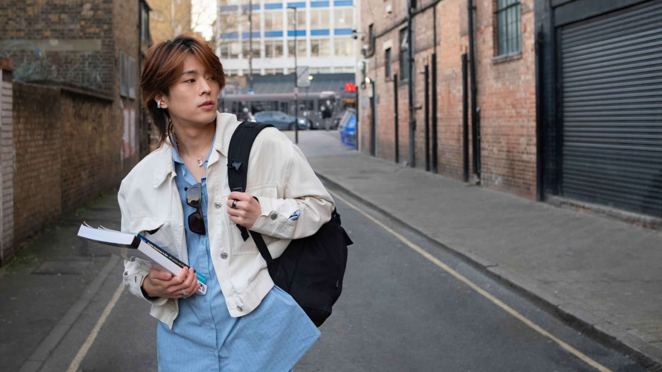 neighborhood-life-enjoyed-by-young-adult_11zon (1)